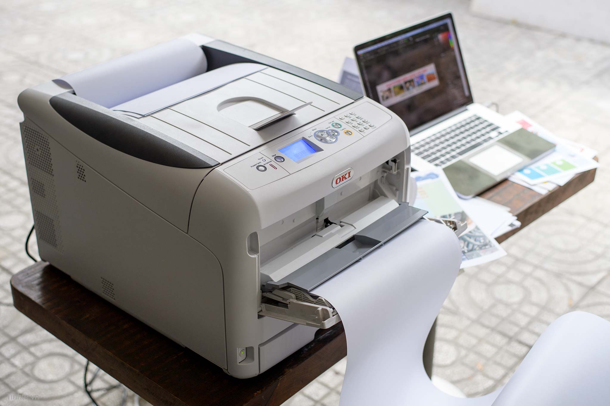 OKI C833n Review: An Affordable Enterprise Printer with Media
